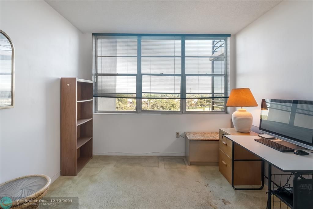 For Sale: $145,000 (2 beds, 2 baths, 1120 Square Feet)