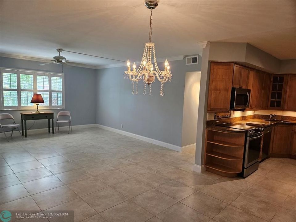 For Sale: $274,900 (2 beds, 2 baths, 1130 Square Feet)