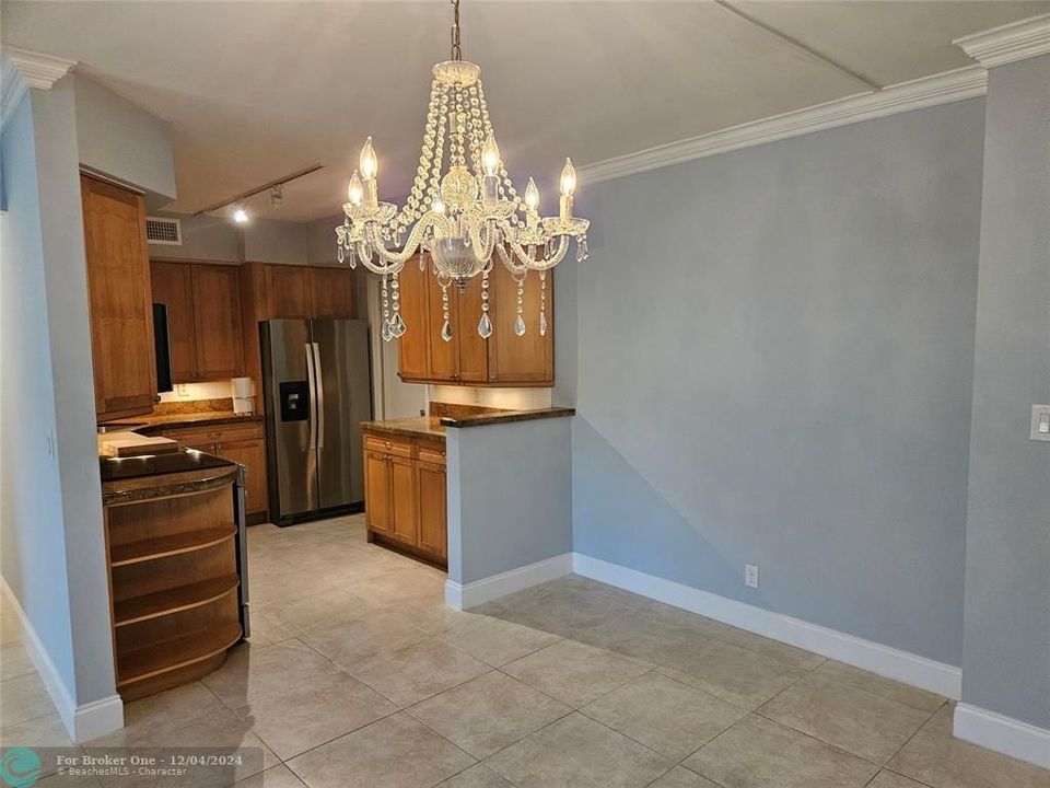 For Sale: $274,900 (2 beds, 2 baths, 1130 Square Feet)