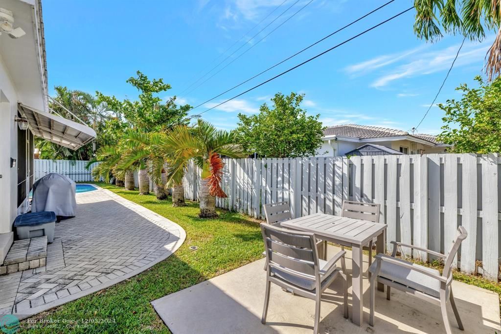 For Sale: $699,500 (2 beds, 2 baths, 1572 Square Feet)