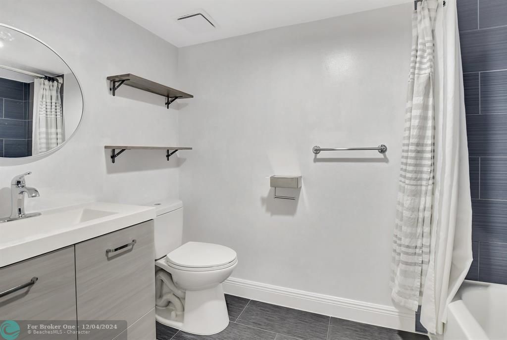 For Sale: $425,000 (2 beds, 2 baths, 1359 Square Feet)