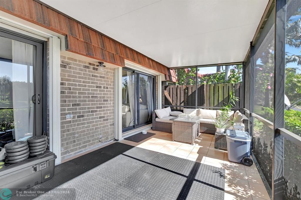 For Sale: $425,000 (2 beds, 2 baths, 1359 Square Feet)