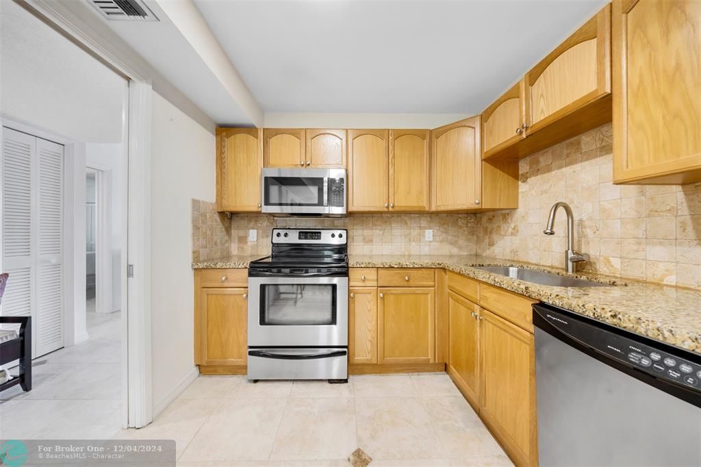 For Sale: $327,000 (3 beds, 2 baths, 1460 Square Feet)