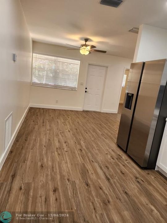 For Sale: $2,350 (2 beds, 1 baths, 1884 Square Feet)