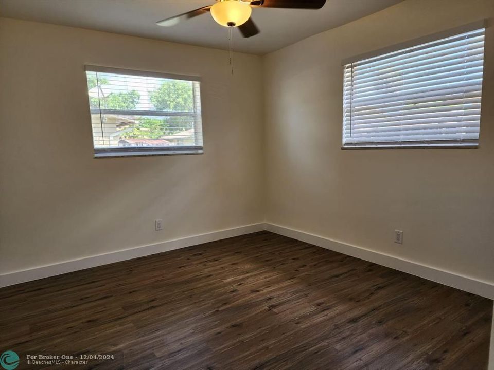 For Sale: $2,350 (2 beds, 1 baths, 1884 Square Feet)