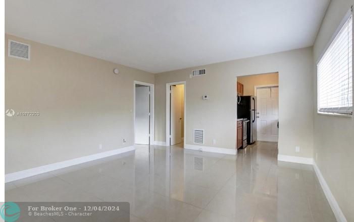 For Sale: $2,000 (1 beds, 2 baths, 0 Square Feet)