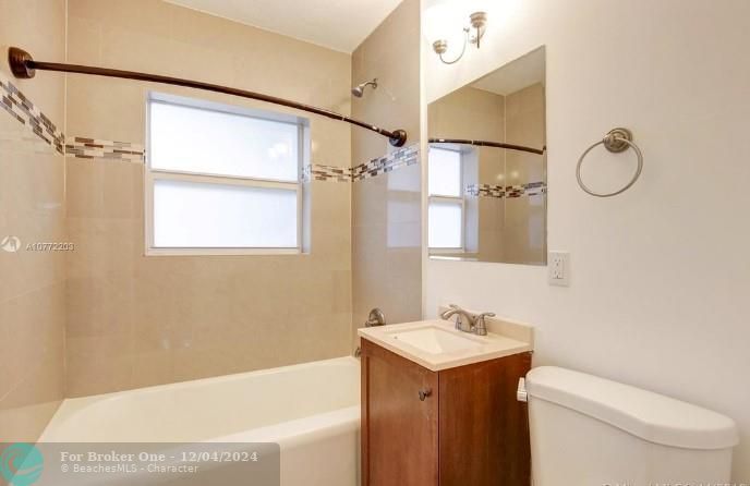 For Sale: $2,000 (1 beds, 2 baths, 0 Square Feet)