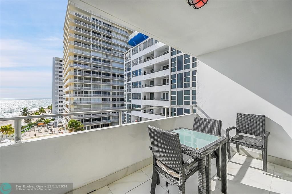 For Sale: $925,000 (2 beds, 2 baths, 1244 Square Feet)