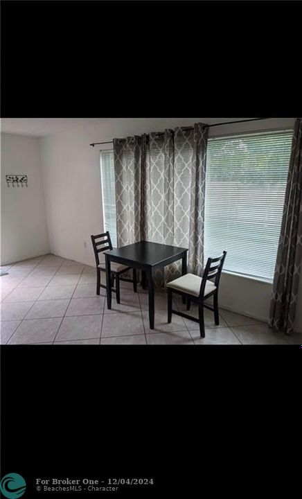 For Sale: $1,800 (1 beds, 1 baths, 980 Square Feet)