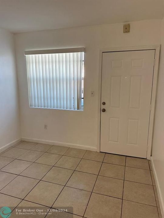 For Sale: $1,795 (1 beds, 1 baths, 11421 Square Feet)