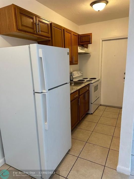 For Sale: $1,795 (1 beds, 1 baths, 11421 Square Feet)