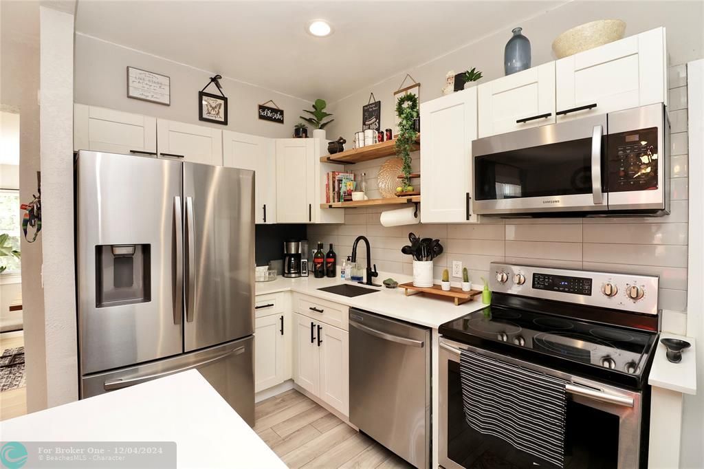 For Sale: $585,000 (3 beds, 1 baths, 1208 Square Feet)