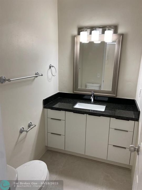 For Rent: $1,995 (2 beds, 1 baths, 903 Square Feet)