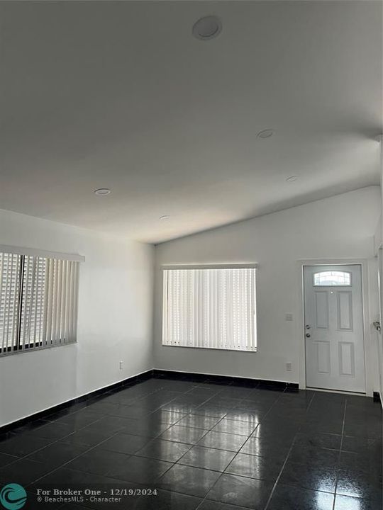 Active With Contract: $2,600 (3 beds, 2 baths, 1155 Square Feet)