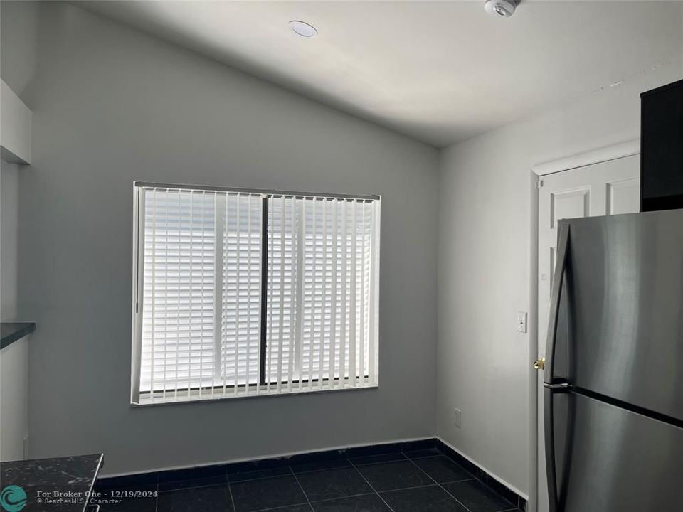 Active With Contract: $2,600 (3 beds, 2 baths, 1155 Square Feet)