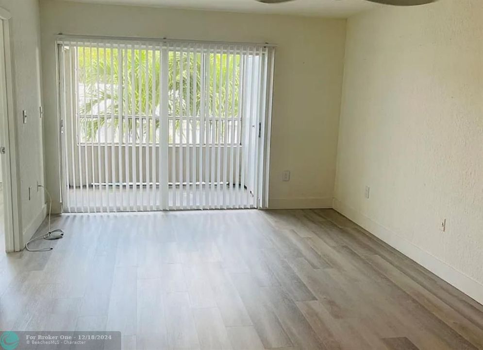 For Rent: $1,775 (1 beds, 1 baths, 804 Square Feet)