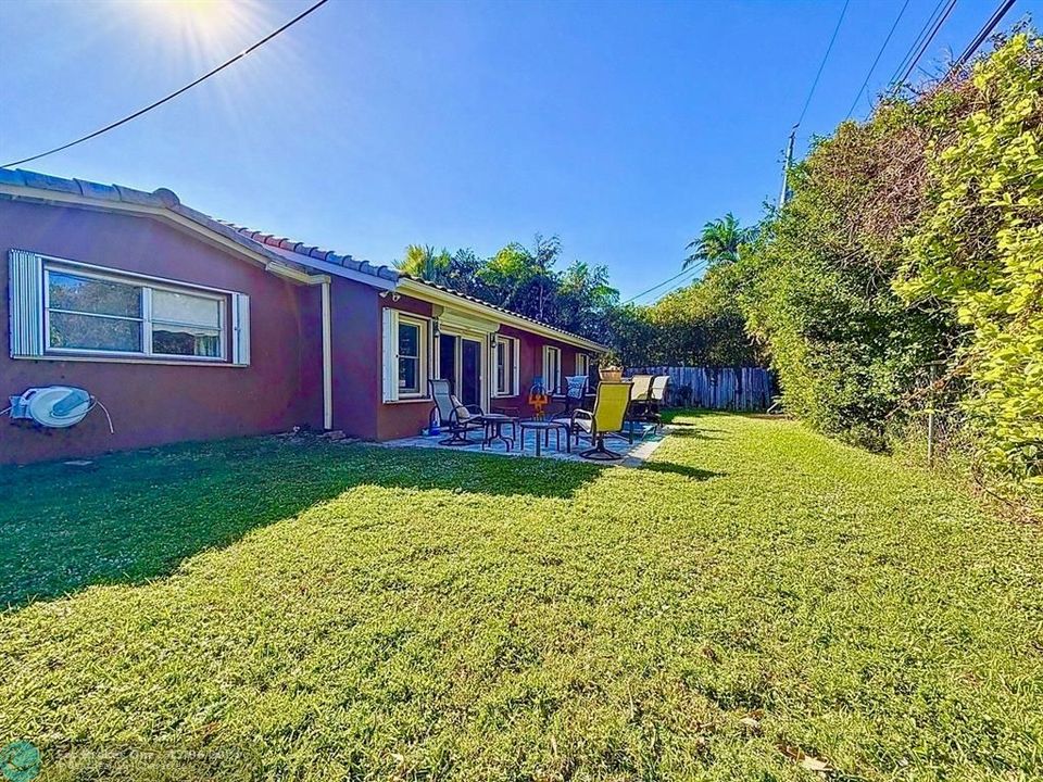 For Sale: $990,000 (3 beds, 3 baths, 2142 Square Feet)