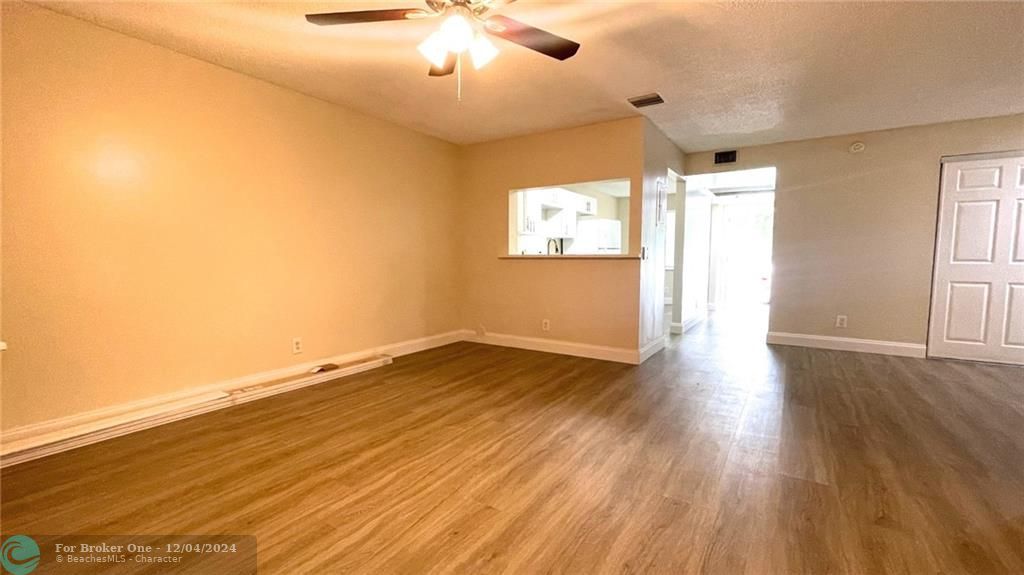 For Rent: $2,500 (3 beds, 2 baths, 1200 Square Feet)