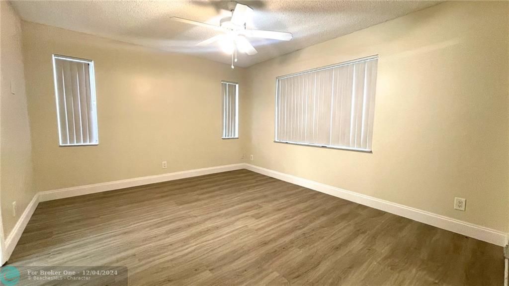 For Rent: $2,500 (3 beds, 2 baths, 1200 Square Feet)