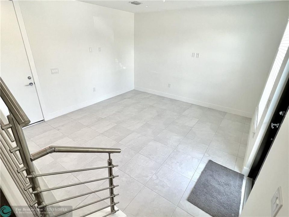 For Rent: $3,875 (2 beds, 2 baths, 2072 Square Feet)