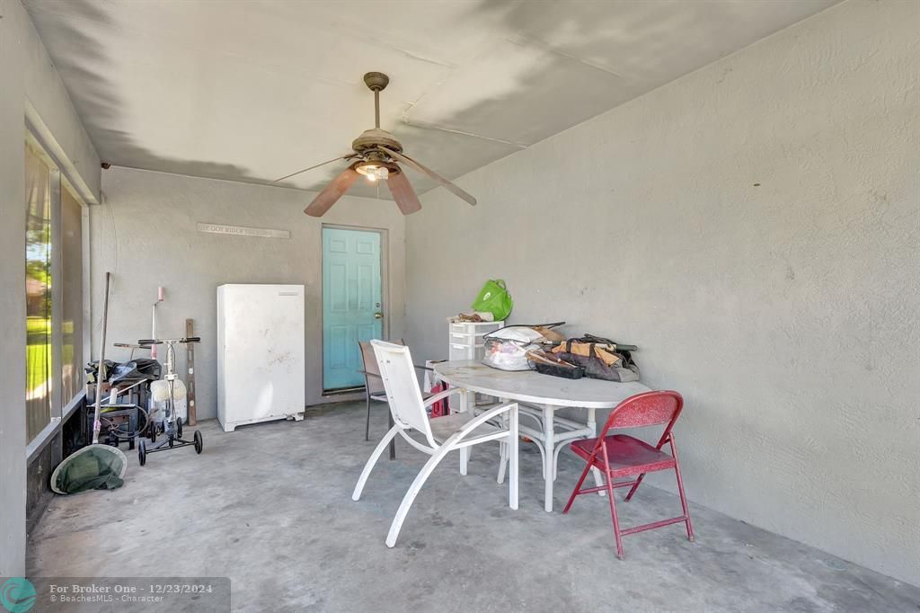 Active With Contract: $199,000 (3 beds, 2 baths, 1180 Square Feet)