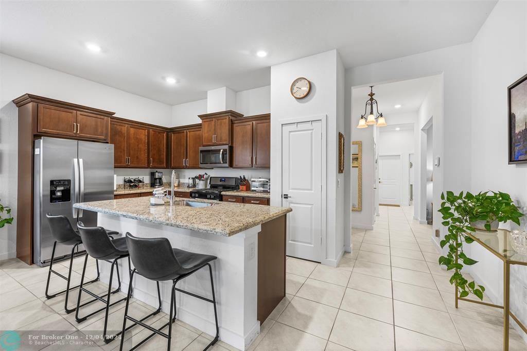 For Sale: $549,900 (3 beds, 2 baths, 1854 Square Feet)