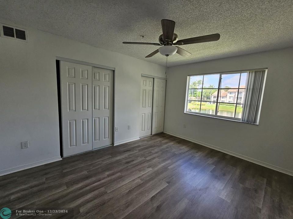 Active With Contract: $1,900 (1 beds, 1 baths, 618 Square Feet)