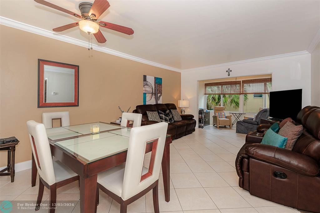 For Sale: $162,000 (2 beds, 2 baths, 944 Square Feet)