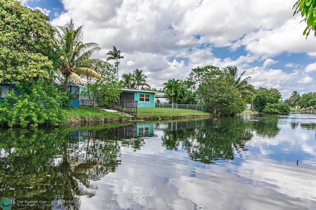 For Sale: $429,000 (3 beds, 2 baths, 1562 Square Feet)