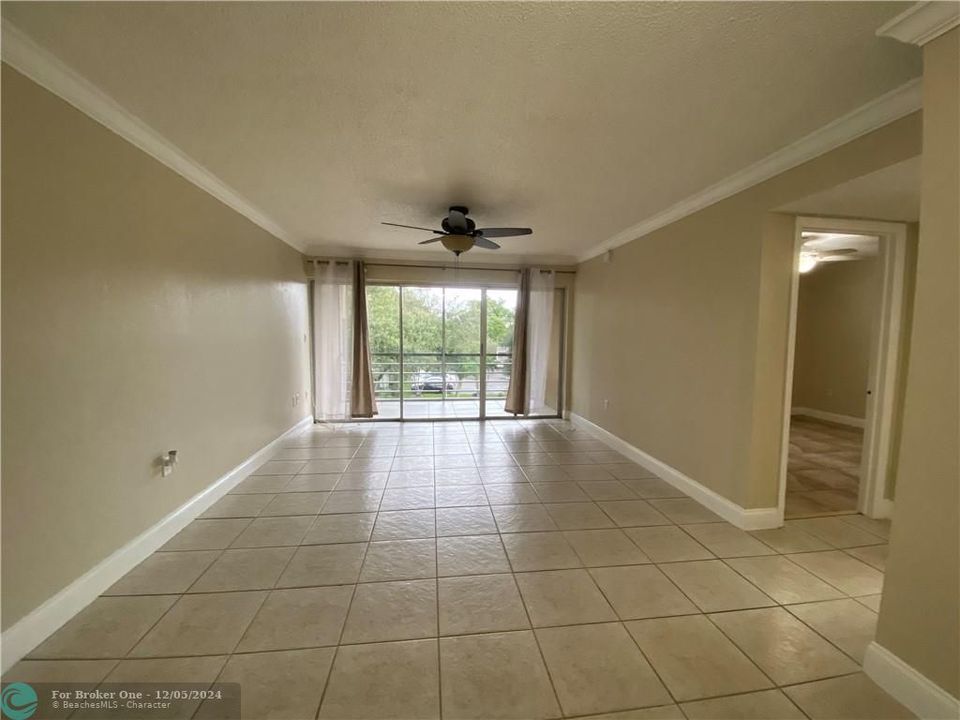 For Rent: $1,850 (2 beds, 2 baths, 944 Square Feet)