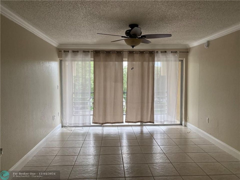 For Rent: $1,850 (2 beds, 2 baths, 944 Square Feet)