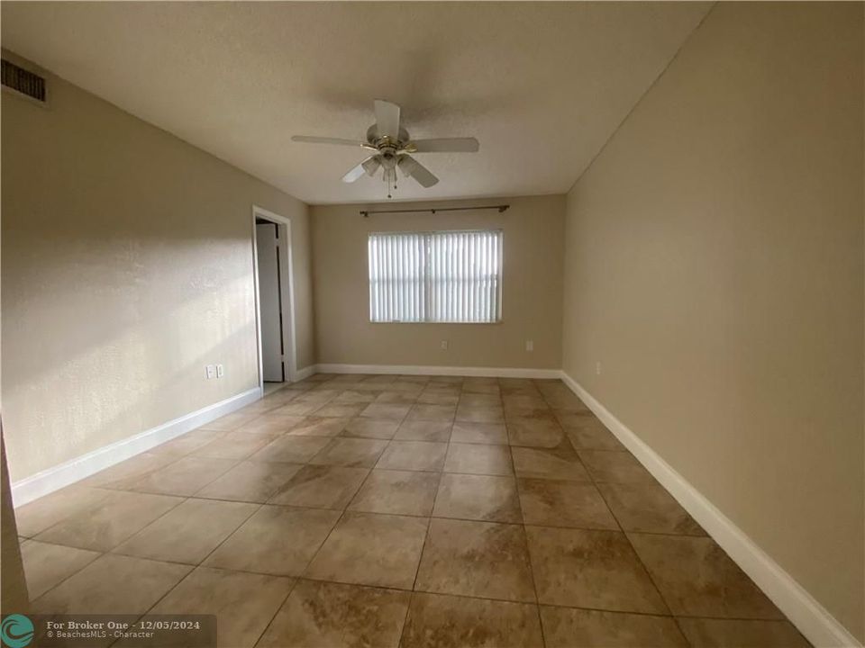 For Rent: $1,850 (2 beds, 2 baths, 944 Square Feet)