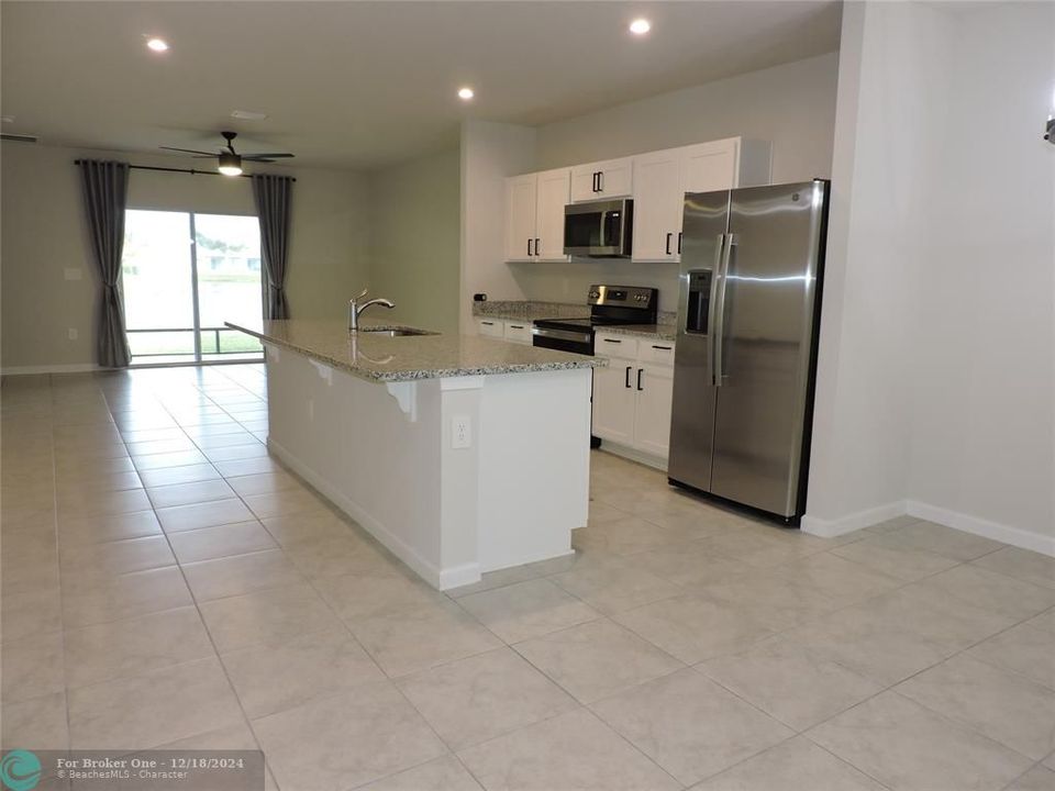 For Rent: $2,300 (3 beds, 2 baths, 1529 Square Feet)