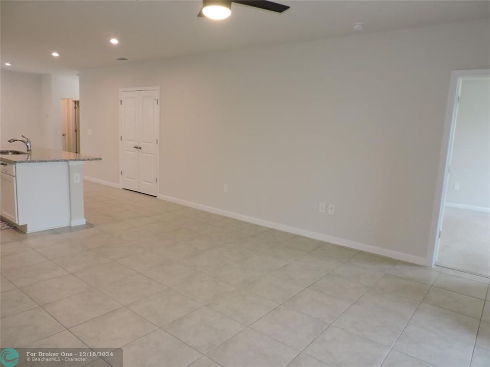 For Rent: $2,300 (3 beds, 2 baths, 1529 Square Feet)