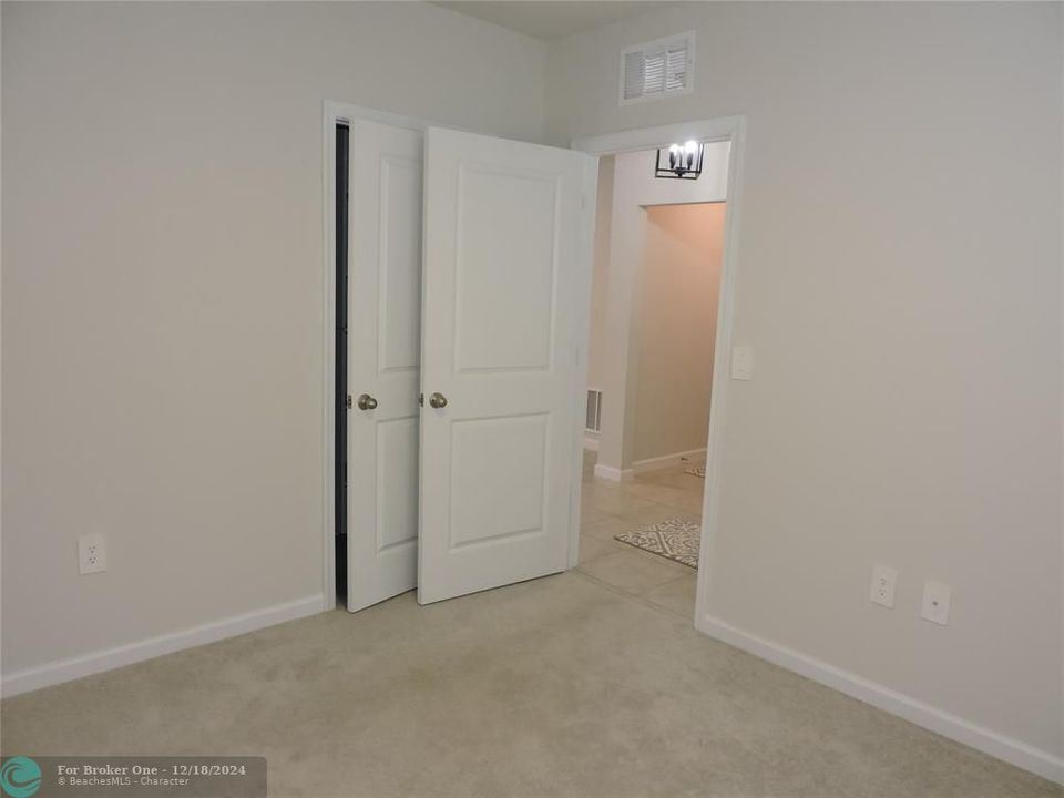 For Rent: $2,300 (3 beds, 2 baths, 1529 Square Feet)