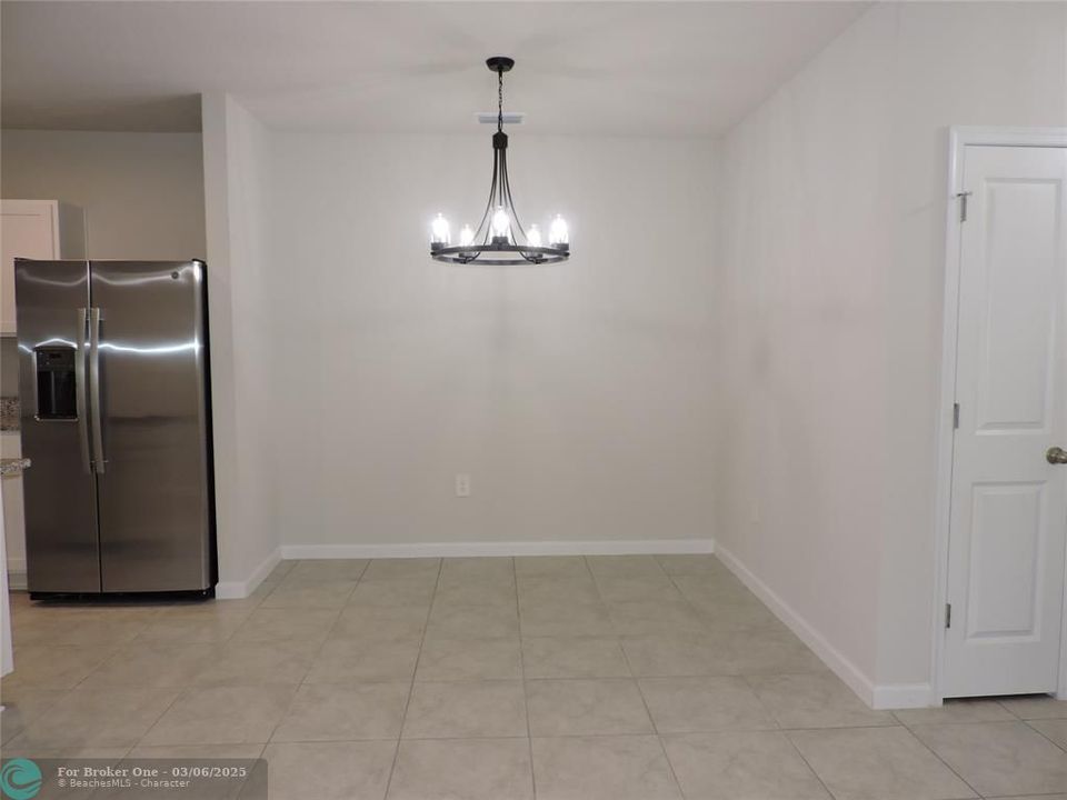 For Rent: $2,300 (3 beds, 2 baths, 1529 Square Feet)