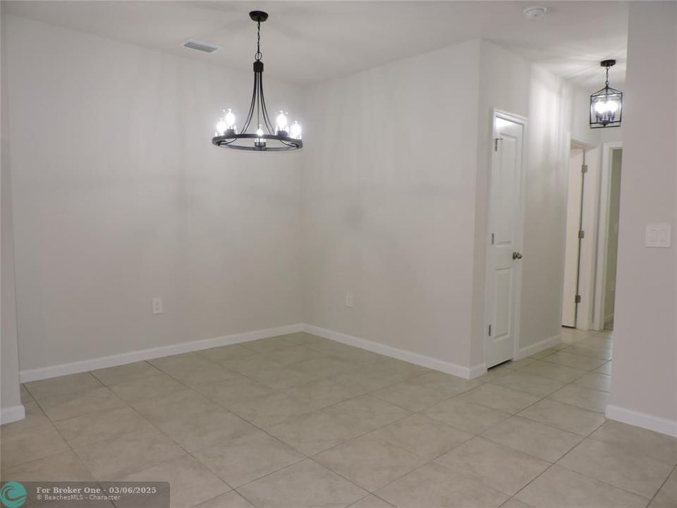 For Rent: $2,300 (3 beds, 2 baths, 1529 Square Feet)