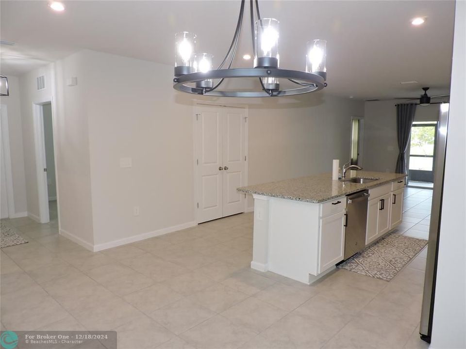 For Rent: $2,300 (3 beds, 2 baths, 1529 Square Feet)