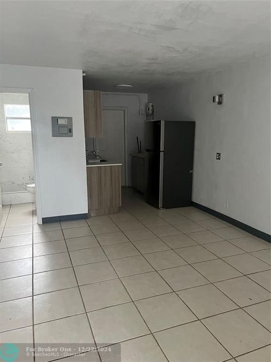 For Sale: $1,500 (2 beds, 1 baths, 1160 Square Feet)