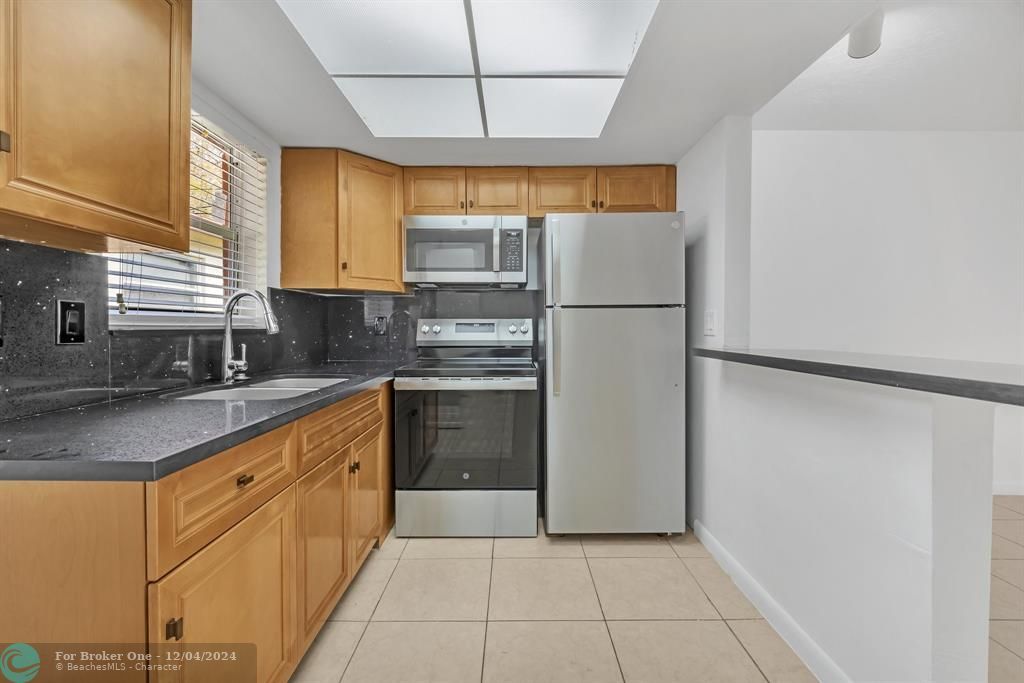 For Sale: $2,100 (2 beds, 2 baths, 1496 Square Feet)