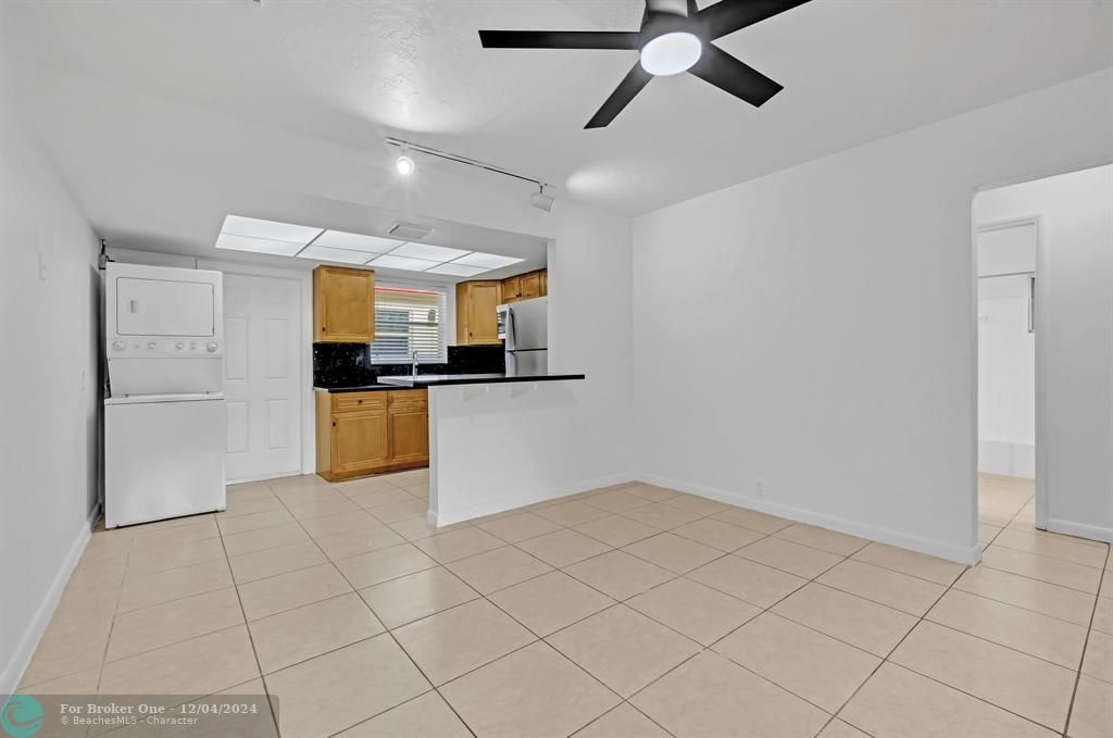 For Sale: $2,100 (2 beds, 2 baths, 1496 Square Feet)