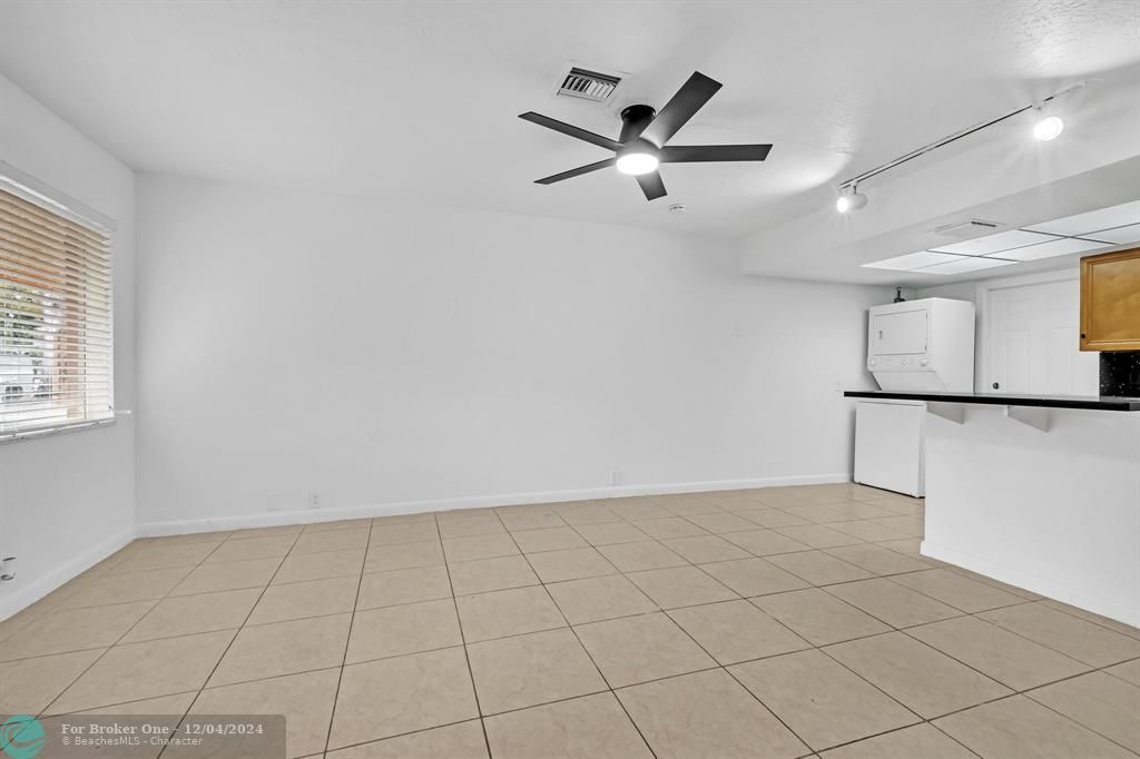 For Sale: $2,100 (2 beds, 2 baths, 1496 Square Feet)