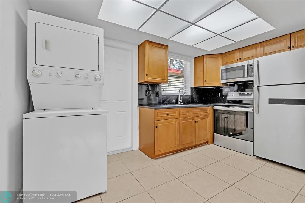 For Sale: $2,100 (2 beds, 2 baths, 1496 Square Feet)