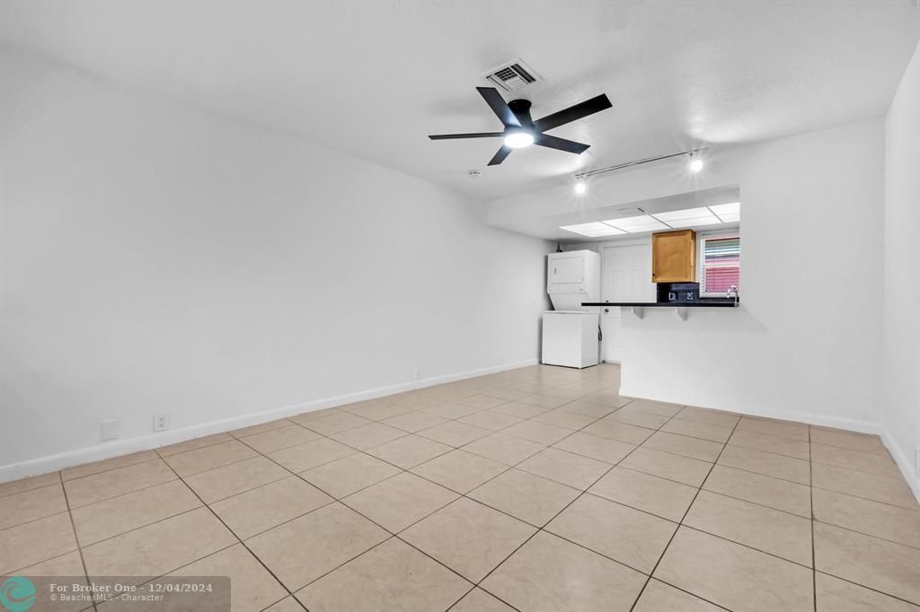 For Sale: $2,100 (2 beds, 2 baths, 1496 Square Feet)