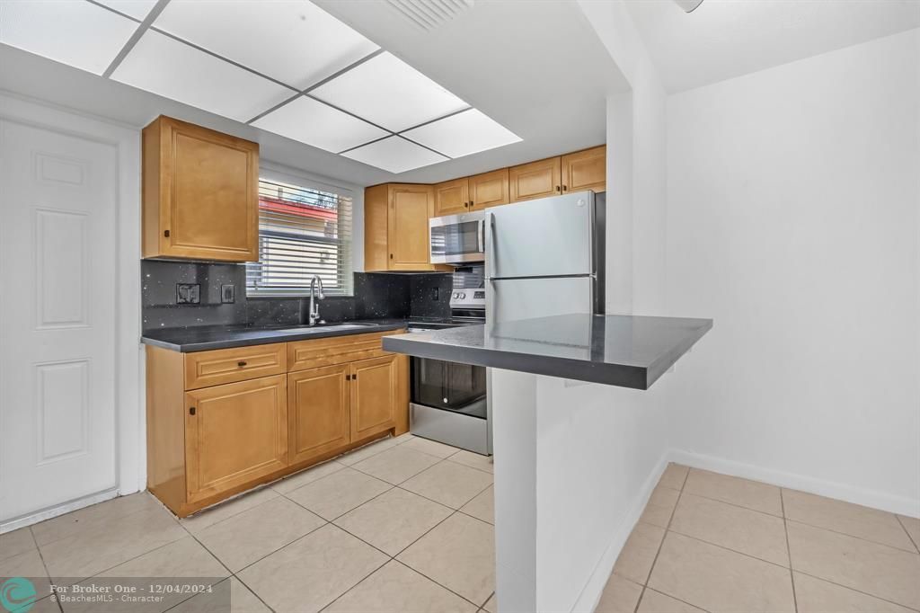 For Sale: $2,100 (2 beds, 2 baths, 1496 Square Feet)