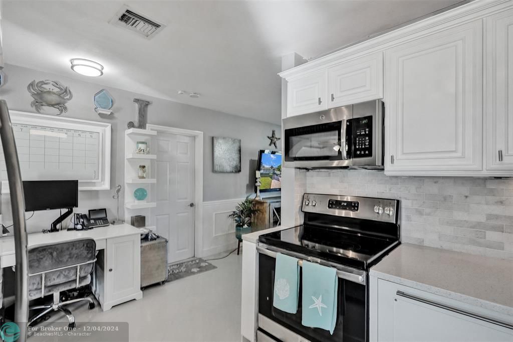 For Sale: $435,000 (2 beds, 1 baths, 1110 Square Feet)