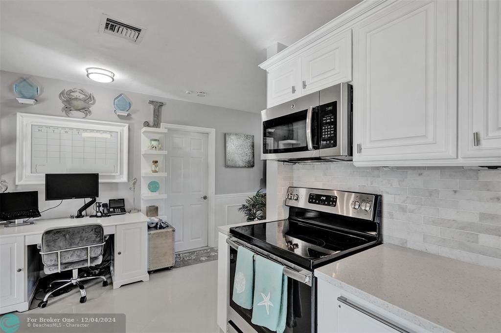 For Sale: $435,000 (2 beds, 1 baths, 1110 Square Feet)