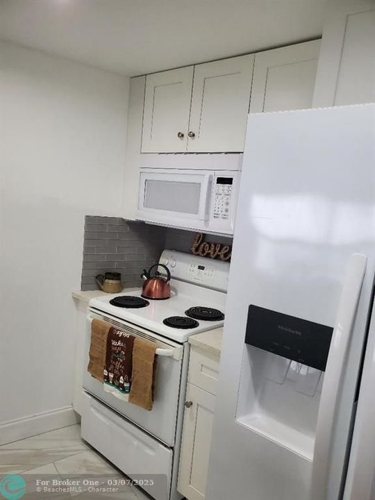 For Sale: $80,000 (3 beds, 2 baths, 1300 Square Feet)