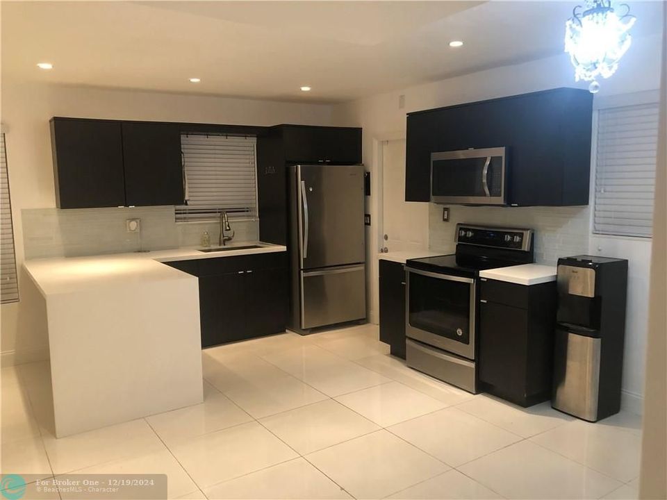 For Rent: $3,500 (2 beds, 2 baths, 1282 Square Feet)