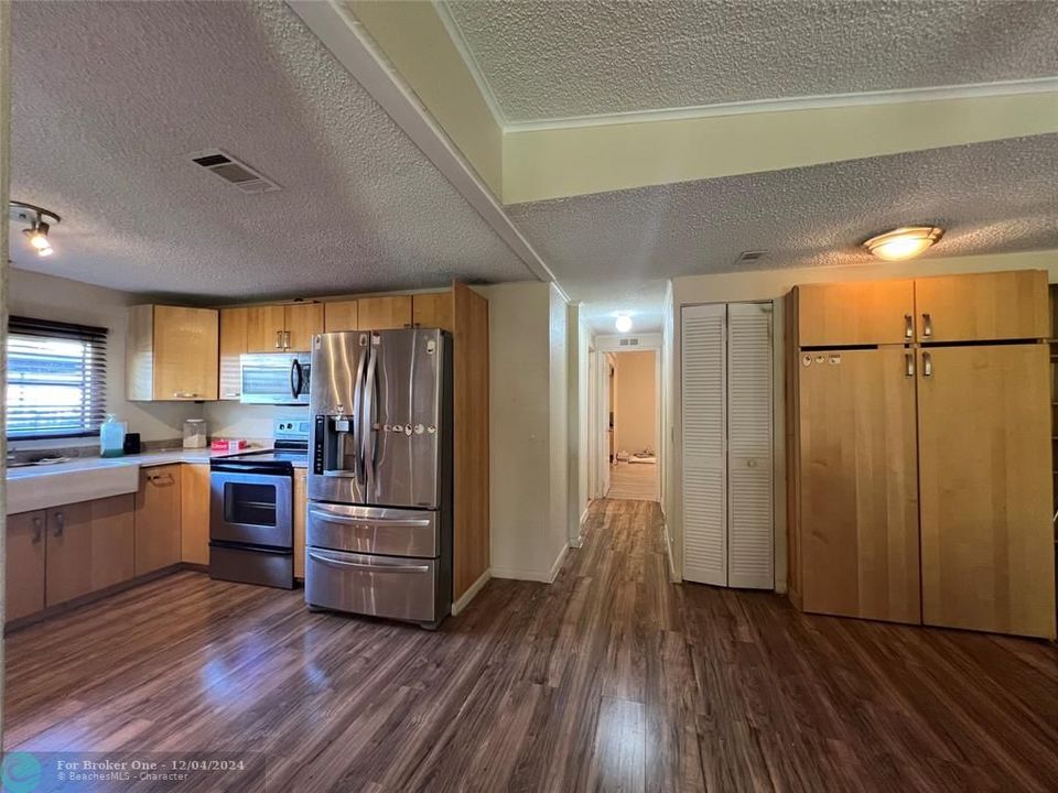 For Sale: $264,500 (2 beds, 2 baths, 1152 Square Feet)